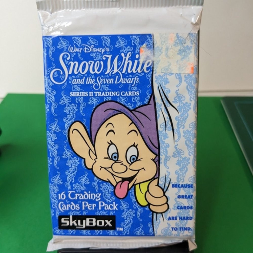 Snow White and the seven dwarves trading cards unopened 1995